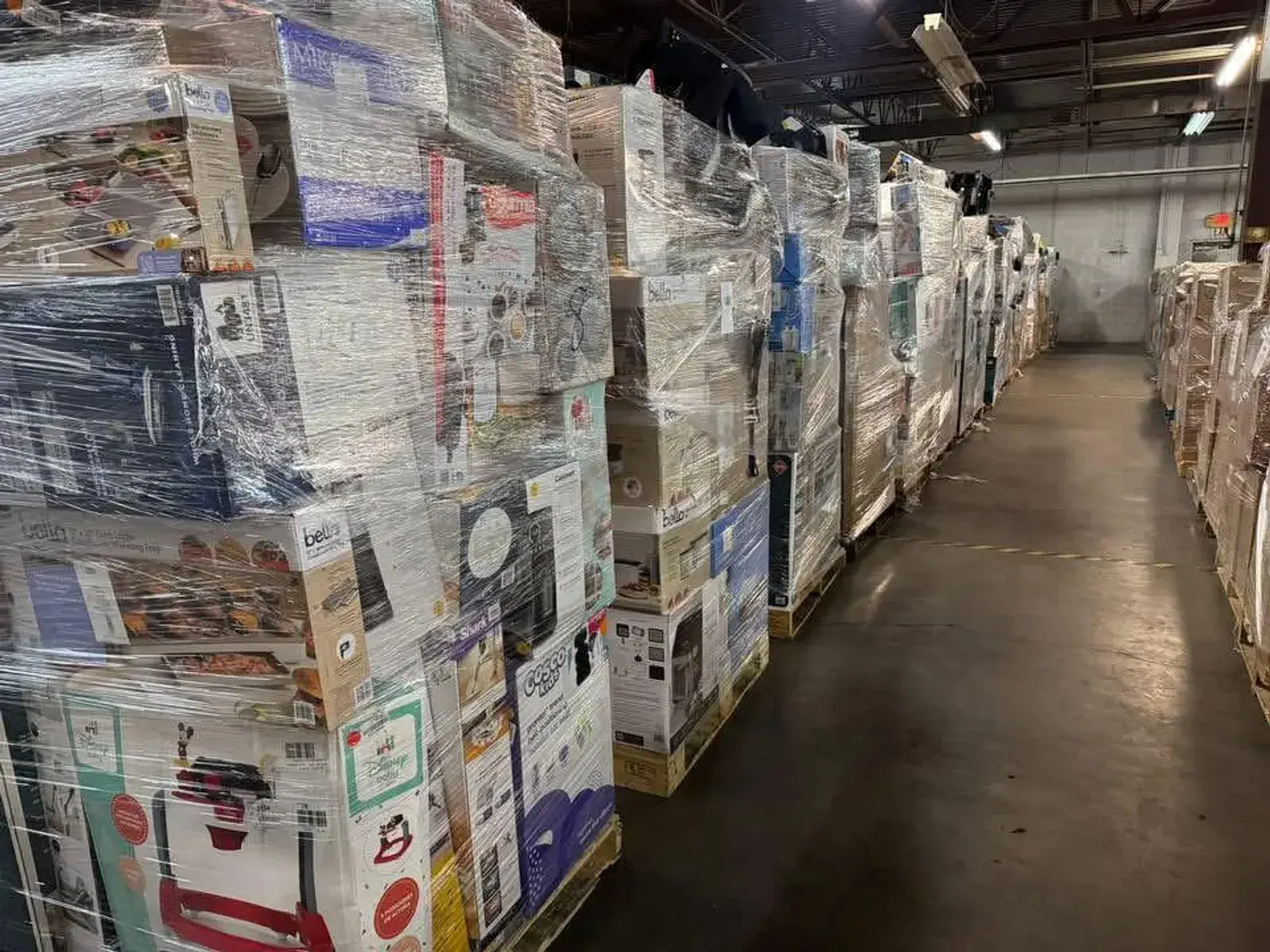 Electronics and Small Appliances Truckload, Amazon Liquidation, Overstock