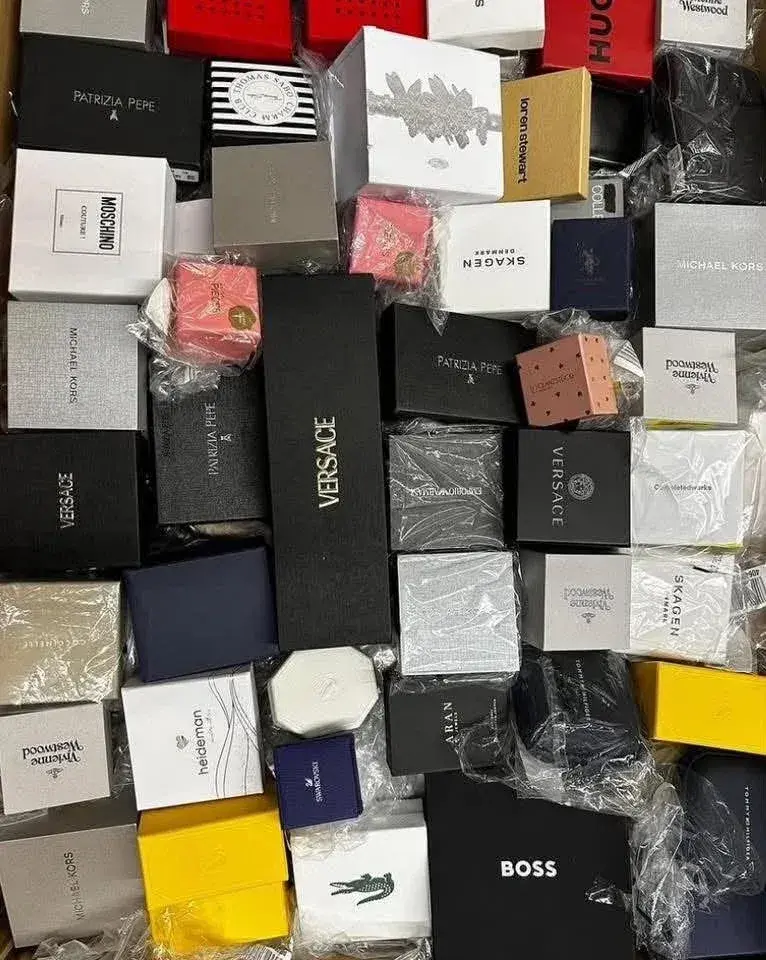 Branded Watches Wholesale Pallet (400 Pieces), Overstock
